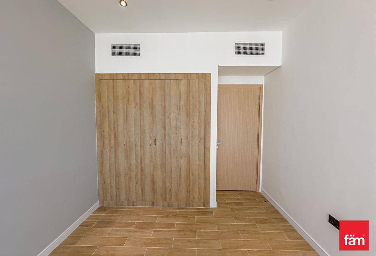 Prime location | Ready to move | Park view photo 5