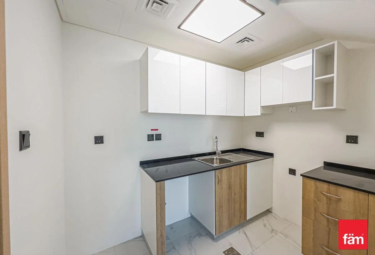 Prime location | Ready to move | Park view photo 9