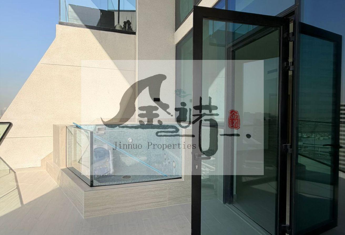 One bedroom + study | private jacuzzi | open view photo 8