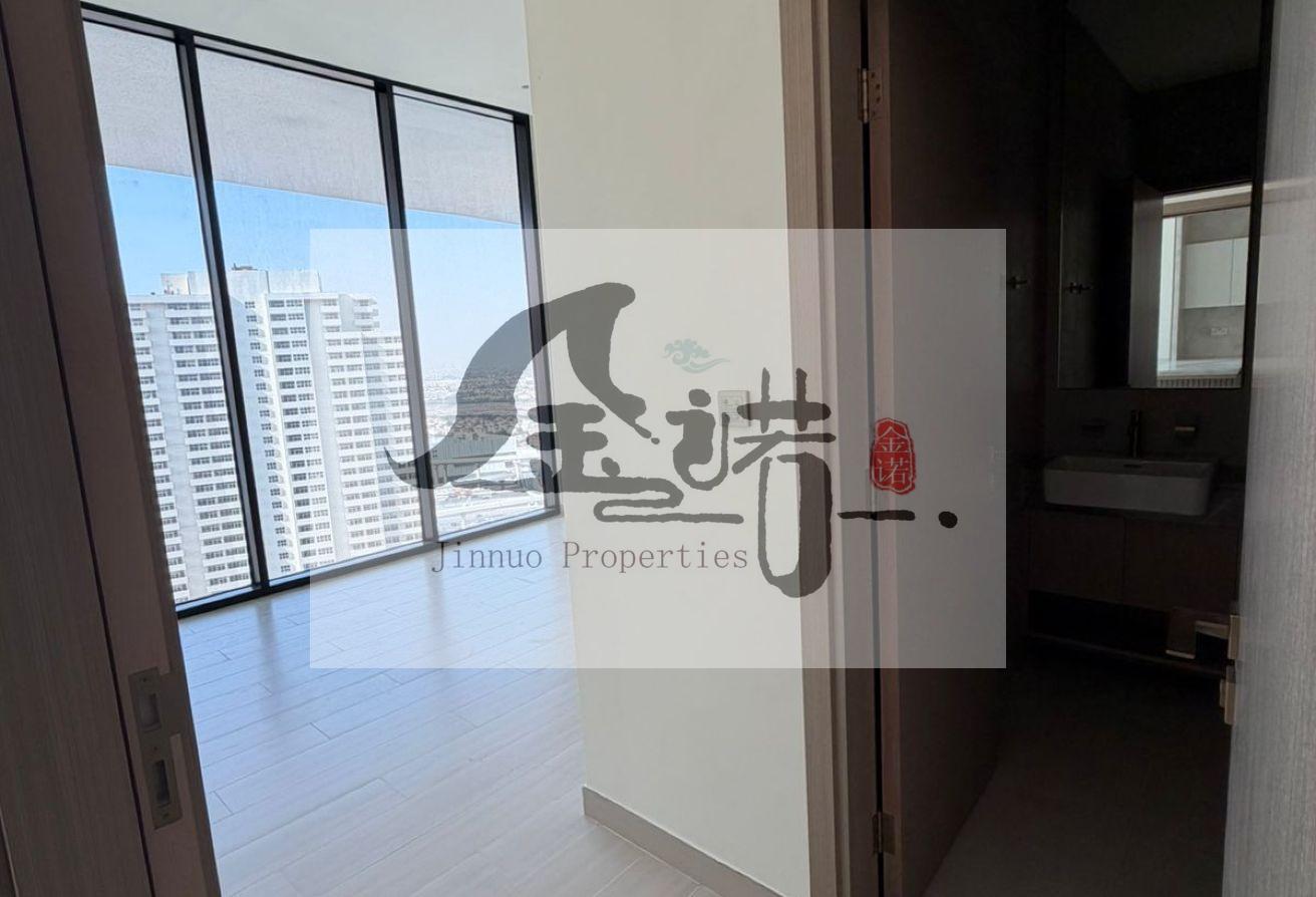 One bedroom + study | private jacuzzi | open view photo 9