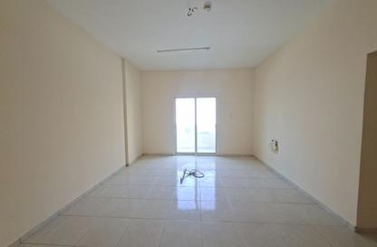 Apartment - 2 - 2 for rent in Fire Station Road - Muwaileh - Sharjah