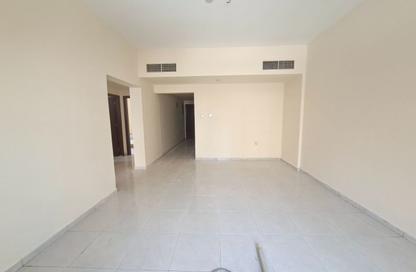 Apartment - 2 - 2 for rent in Fire Station Road - Muwaileh - Sharjah