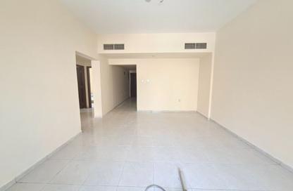 Apartment - 2 - 2 for rent in Fire Station Road - Muwaileh - Sharjah
