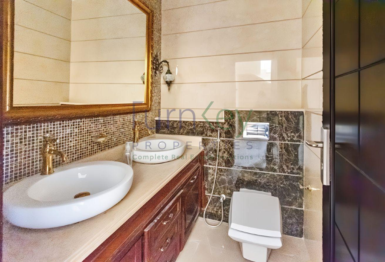 Elegant 5-Bedroom Customized | Prime Plot photo 20