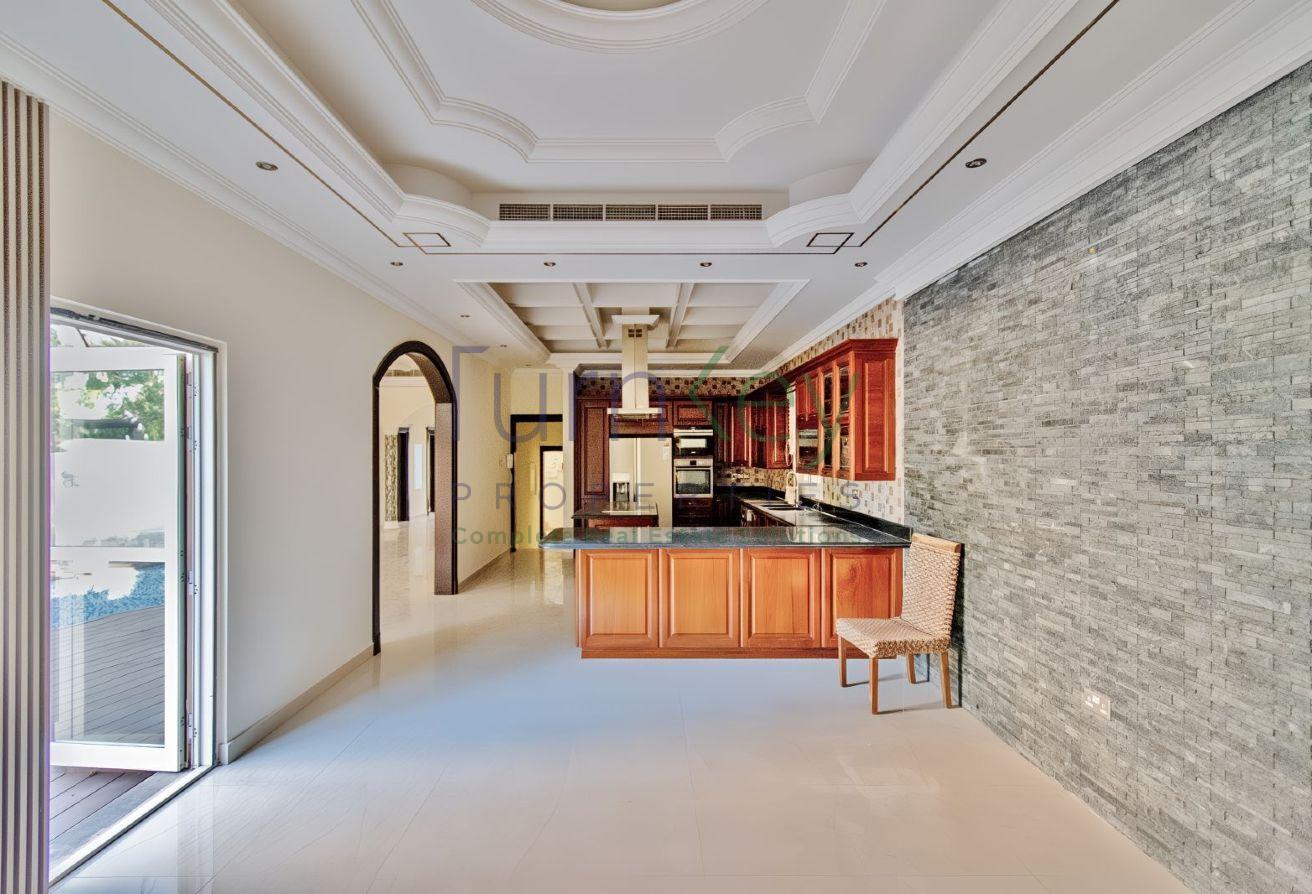 Elegant 5-Bedroom Customized | Prime Plot photo 5