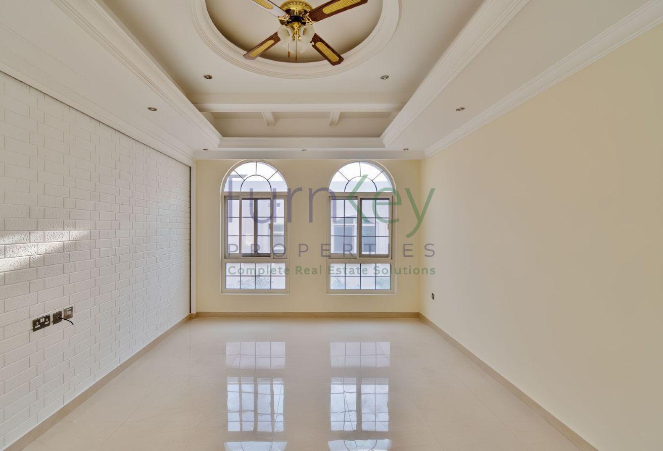 Elegant 5-Bedroom Customized | Prime Plot photo 17