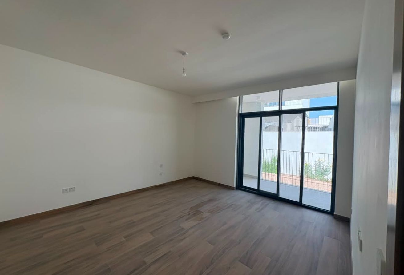 Luxury 5BR Villa for Rent | Pool & Canopy | Furjan