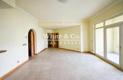 Apartment - 2 Bedrooms - 3 Bathrooms for rent in Al Shahla - Shoreline Apartments - Palm Jumeirah - Dubai