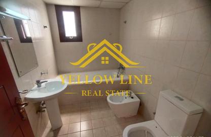 Villa - 4 Bedrooms - 5 Bathrooms for rent in Khalifa Park - Eastern Road - Abu Dhabi