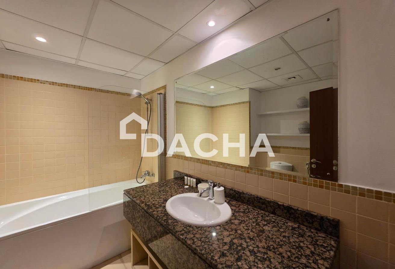 Low Floor | Upgraded | Fully Furnished | Vacant photo 17