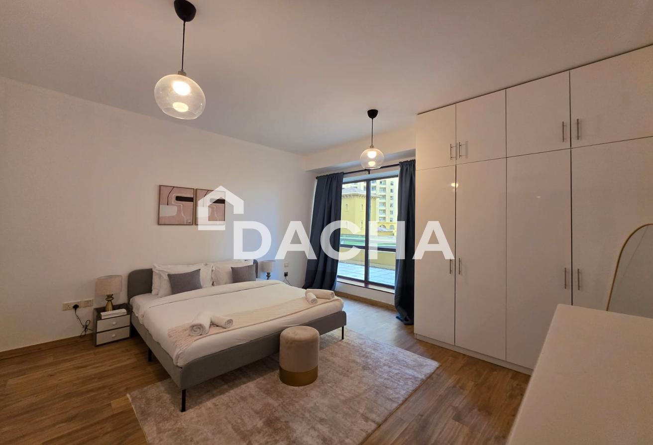 Low Floor | Upgraded | Fully Furnished | Vacant photo 4
