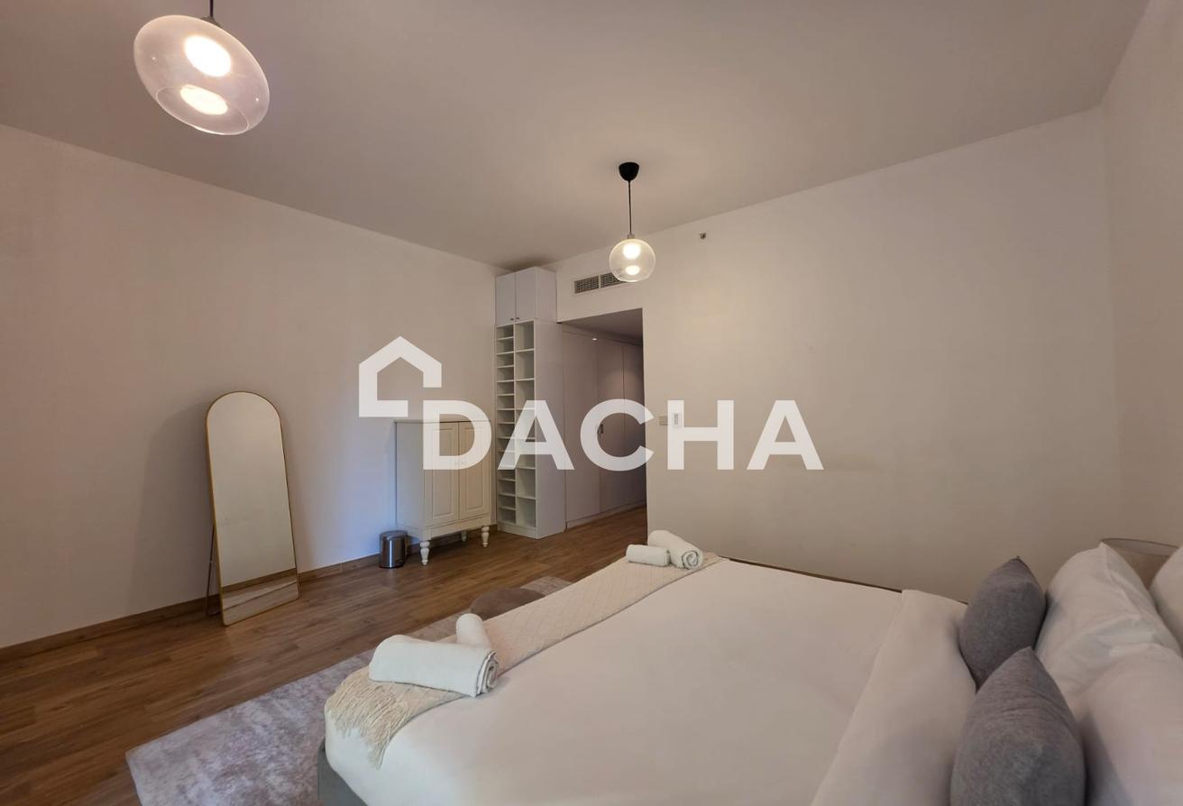 Low Floor | Upgraded | Fully Furnished | Vacant photo 5