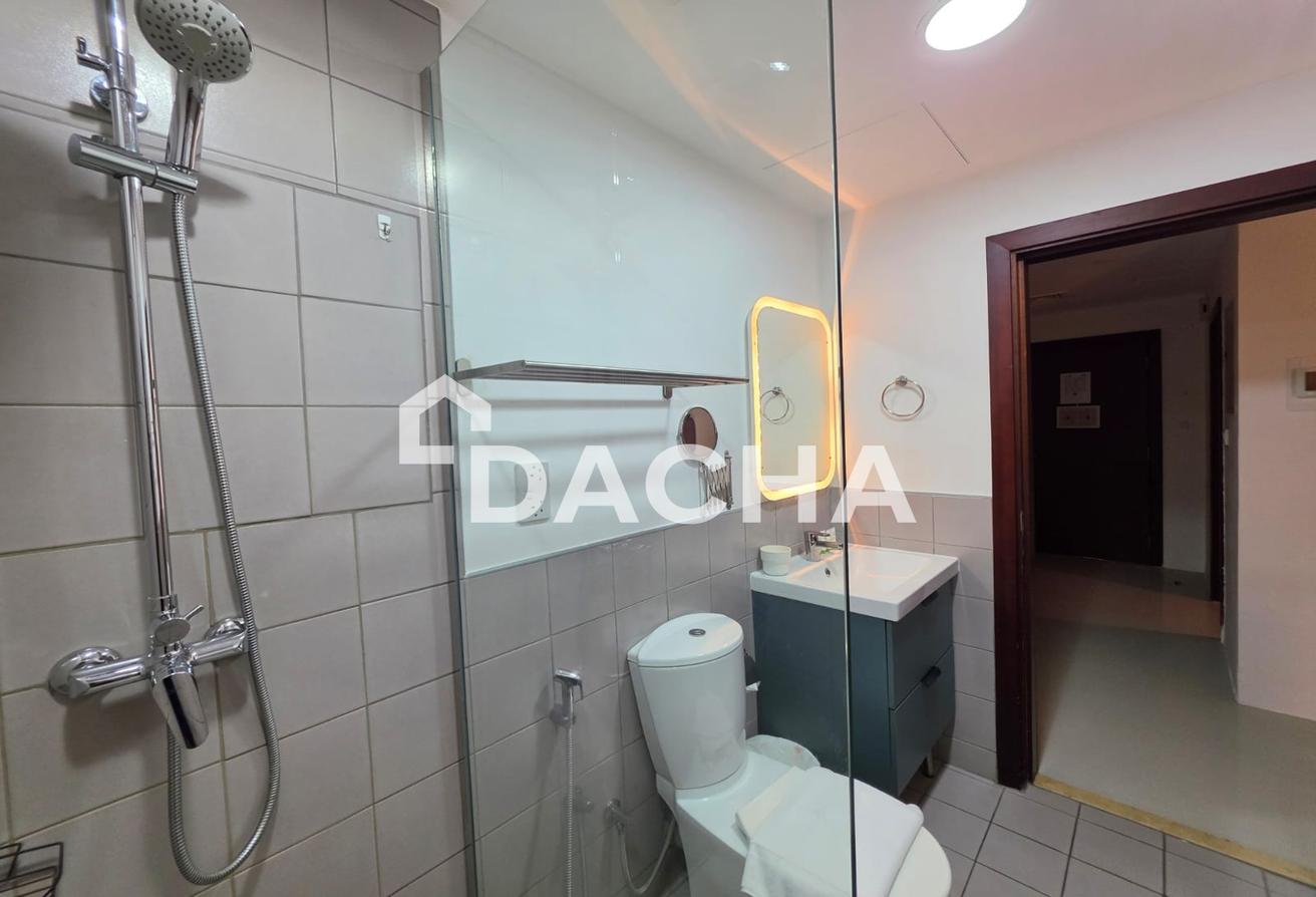 Low Floor | Upgraded | Fully Furnished | Vacant photo 14