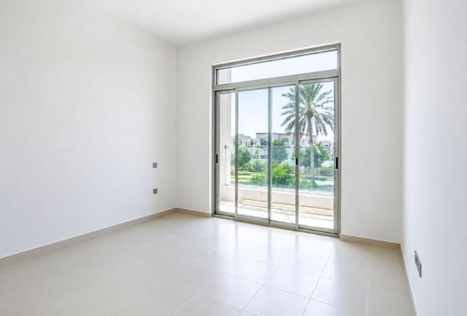 121106987 - Property Image 3