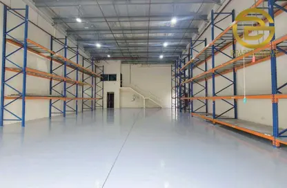 Warehouse - Studio - 1 Bathroom for rent in Umm Ramool - Dubai