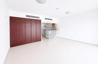 Apartment - 1 Bedroom - 2 Bathrooms for rent in Cricket Tower - Dubai Sports City - Dubai