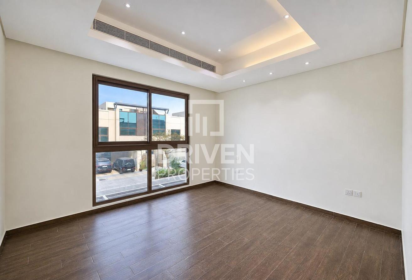 Vastu | Well Maintained | Spacious Layout photo 16