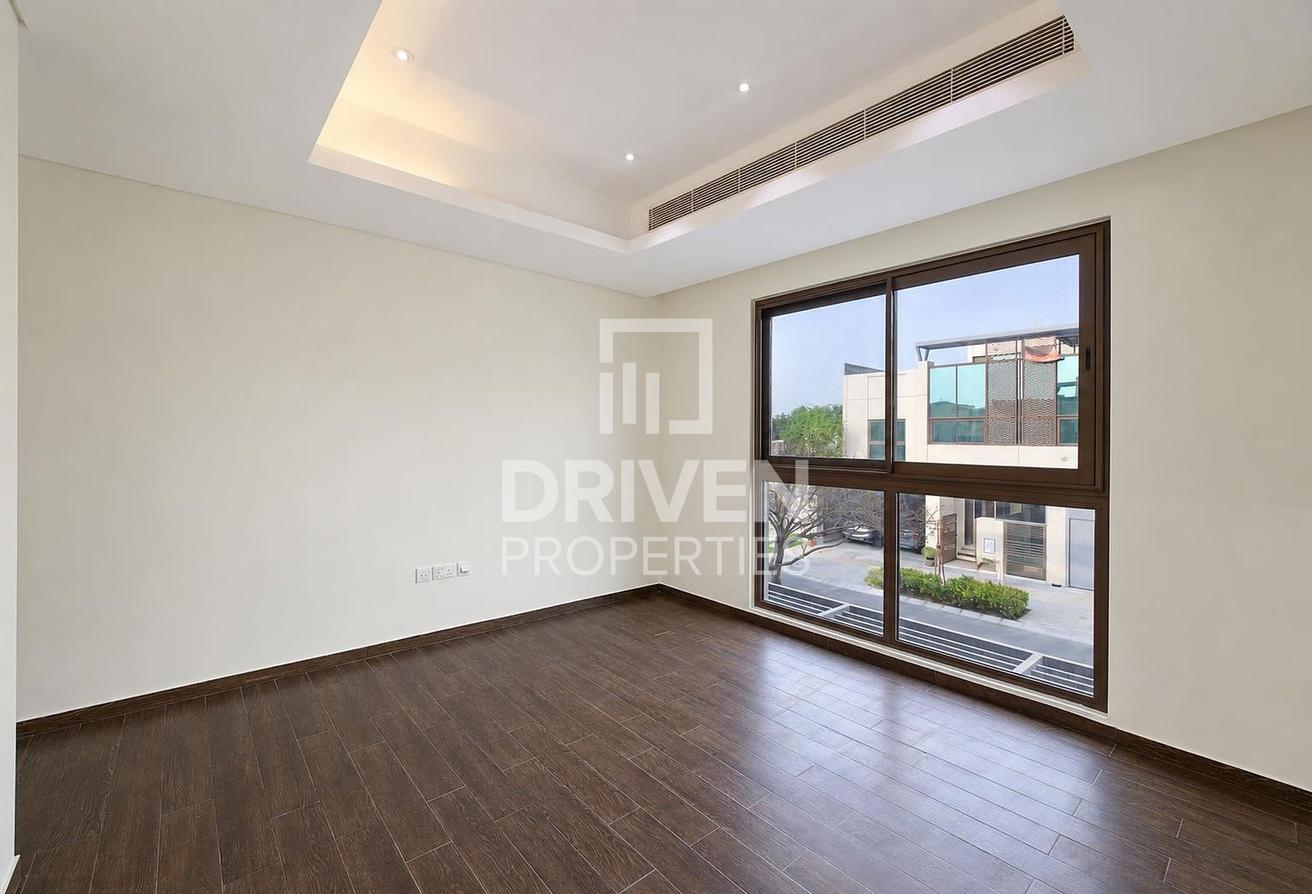 Vastu | Well Maintained | Spacious Layout photo 15