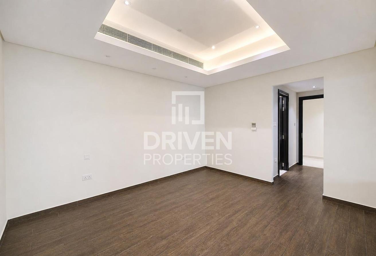 Vastu | Well Maintained | Spacious Layout photo 14