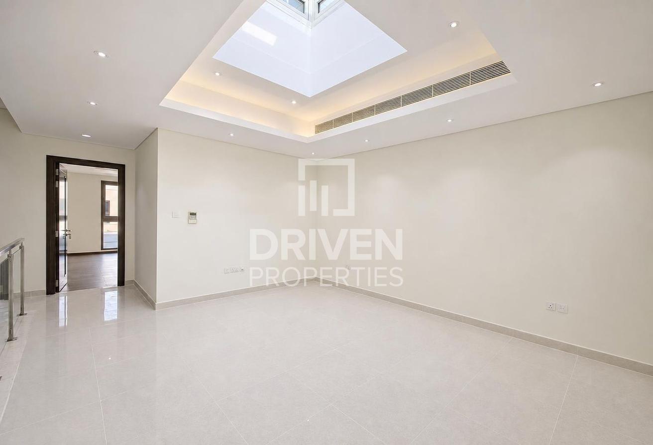 Vastu | Well Maintained | Spacious Layout photo 12