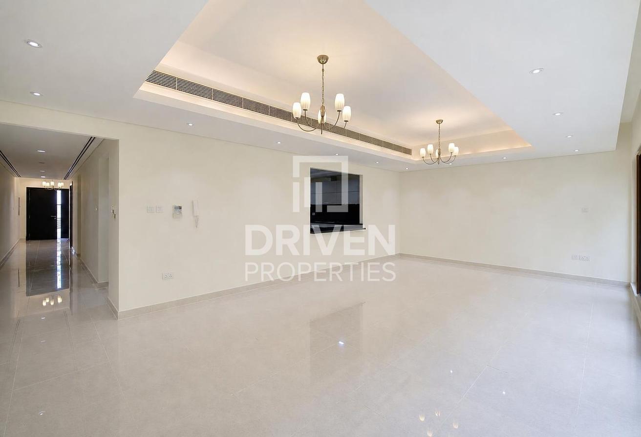 Vastu | Well Maintained | Spacious Layout photo 10