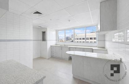 Apartment - 2 - 4 for rent in Al Heera Tower - Al Majaz 1 - Al Majaz - Sharjah