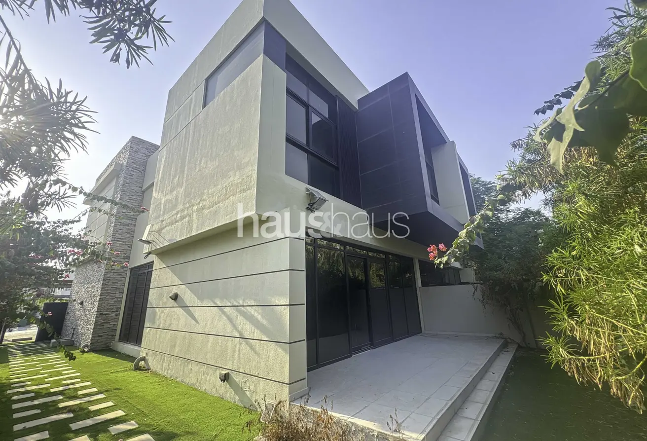 156916795 - Property Main Image