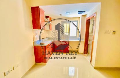 Apartment - Studio - 1 for rent in Fire Station Road - Muwaileh - Sharjah