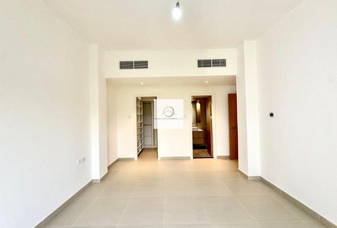 70272281 - صورة العقار 2