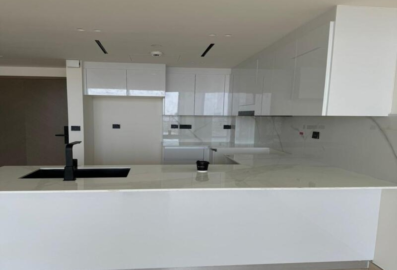 VACANT | BRAND NEW | OPEN VIEWS gallery image