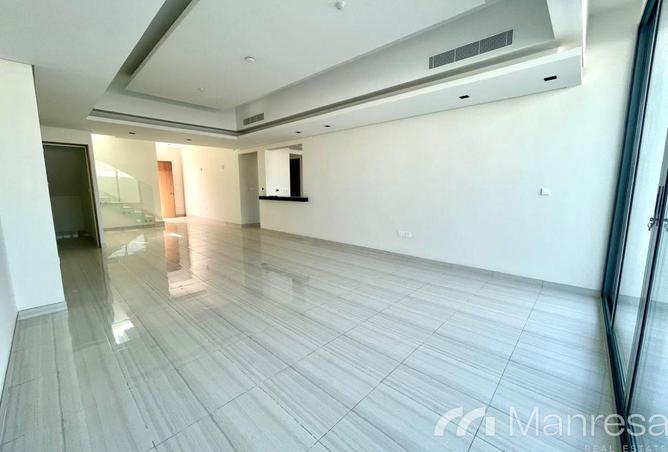 Townhouse Family Living | 3 BR | Private Garden photo 2