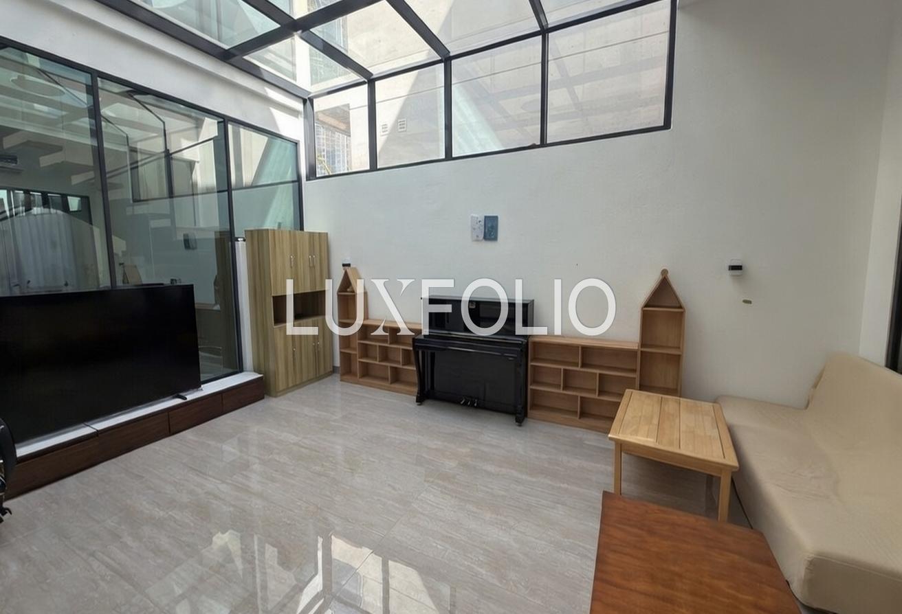 Large Layout | Vacant | Private Pool photo 5