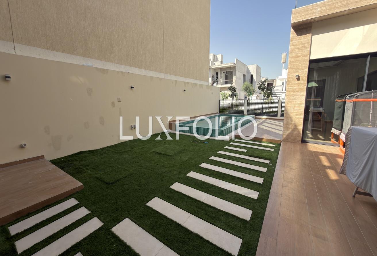 Large Layout | Vacant | Private Pool photo 3