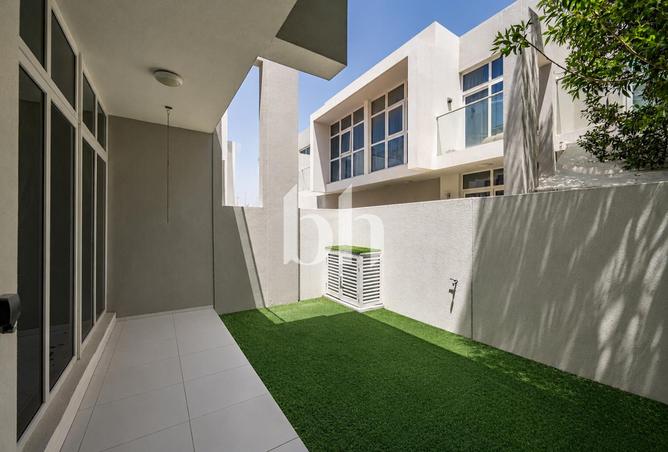 3-bed townhouse in Albizia · Vacant — photo 2
