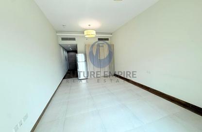 Apartment - Studio - 1 for rent in SOL Bay - Business Bay - Dubai