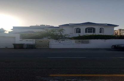 Villa - 5 Bedrooms - 4 Bathrooms for sale in Jumeirah 3 Villas - Jumeirah 3 - Jumeirah - Dubai