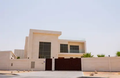 Villa - 6 Bedrooms - 7+ Bathrooms for rent in Nad Al Sheba 2 - Nad Al Sheba - Dubai