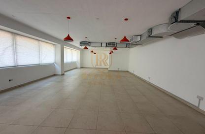 Office Space - Studio for rent in Al Khaleej Building - Al Karama - Dubai