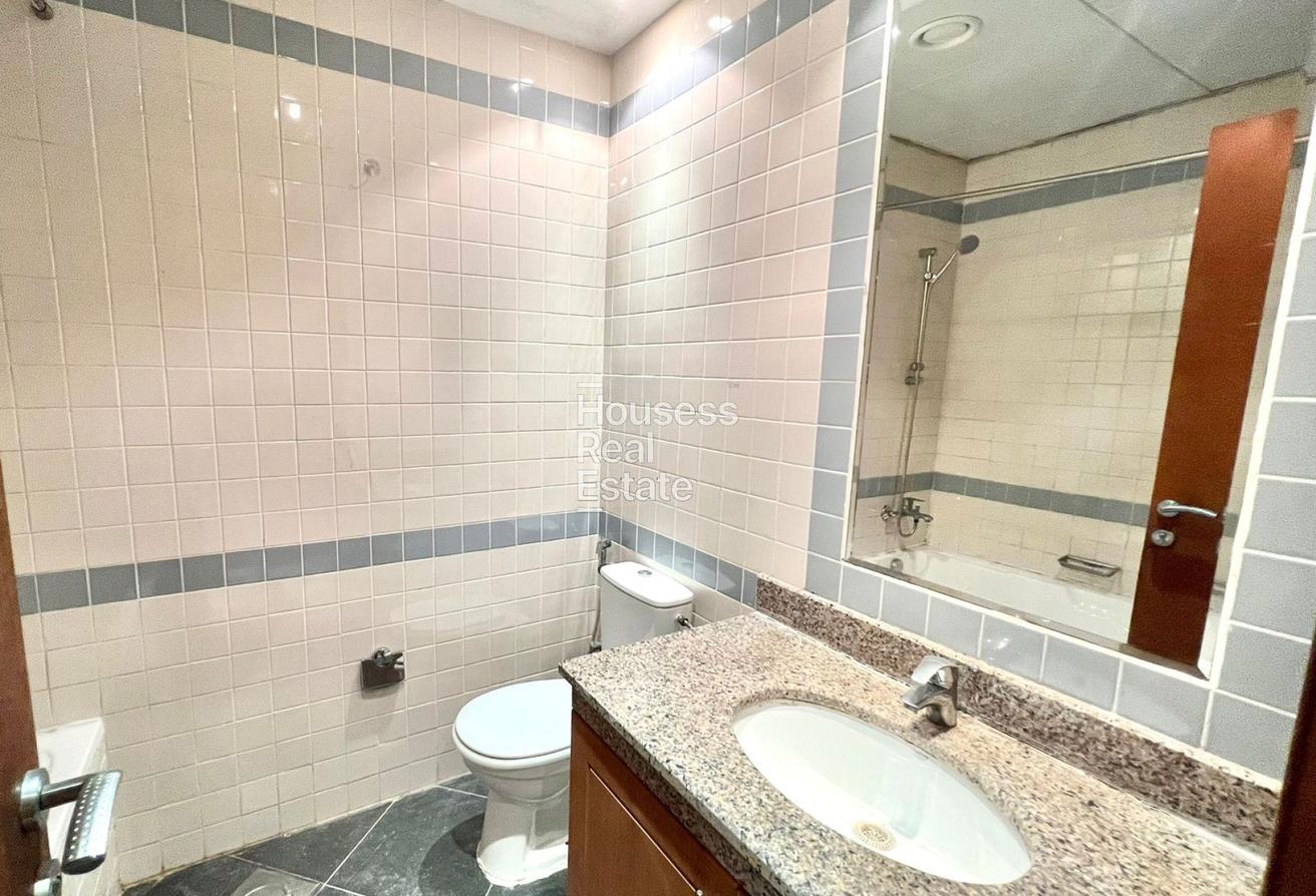 Chiller Free | Next To Metro | Well Maintained photo 11
