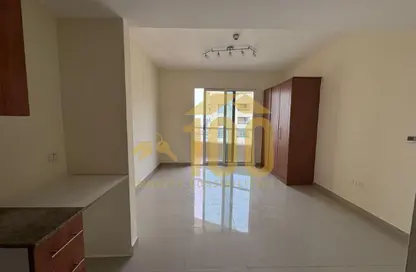 Apartment - 1 Bathroom for rent in Lakeside Tower B - Lakeside Residence - Dubai Production City (IMPZ) - Dubai