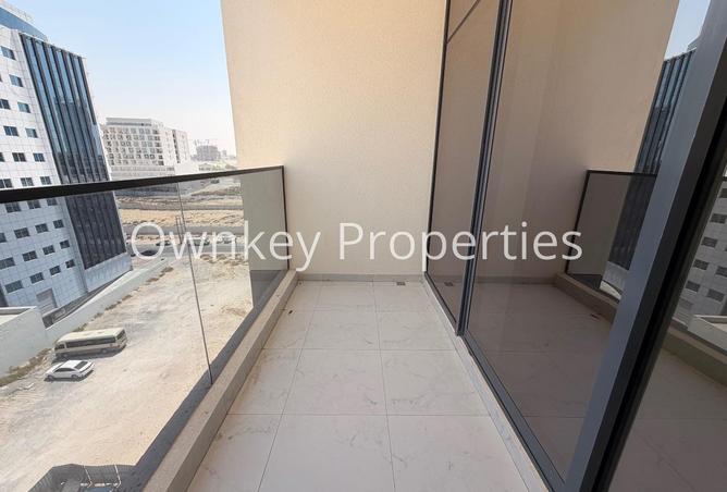 Hot Location | Stylish Unit | All Facilities photo 3