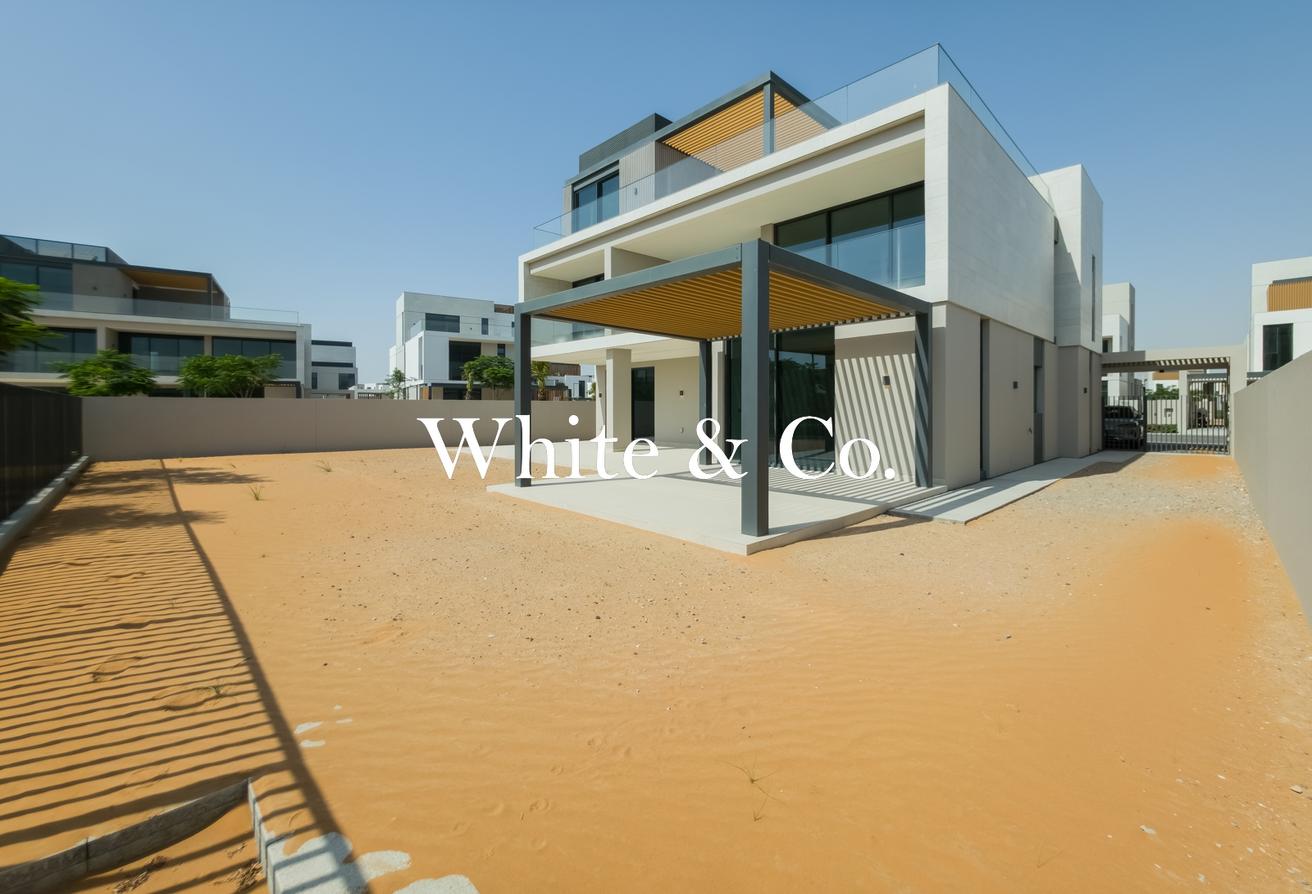 Available Now | 5 Bedrooms | Corner Unit photo 13