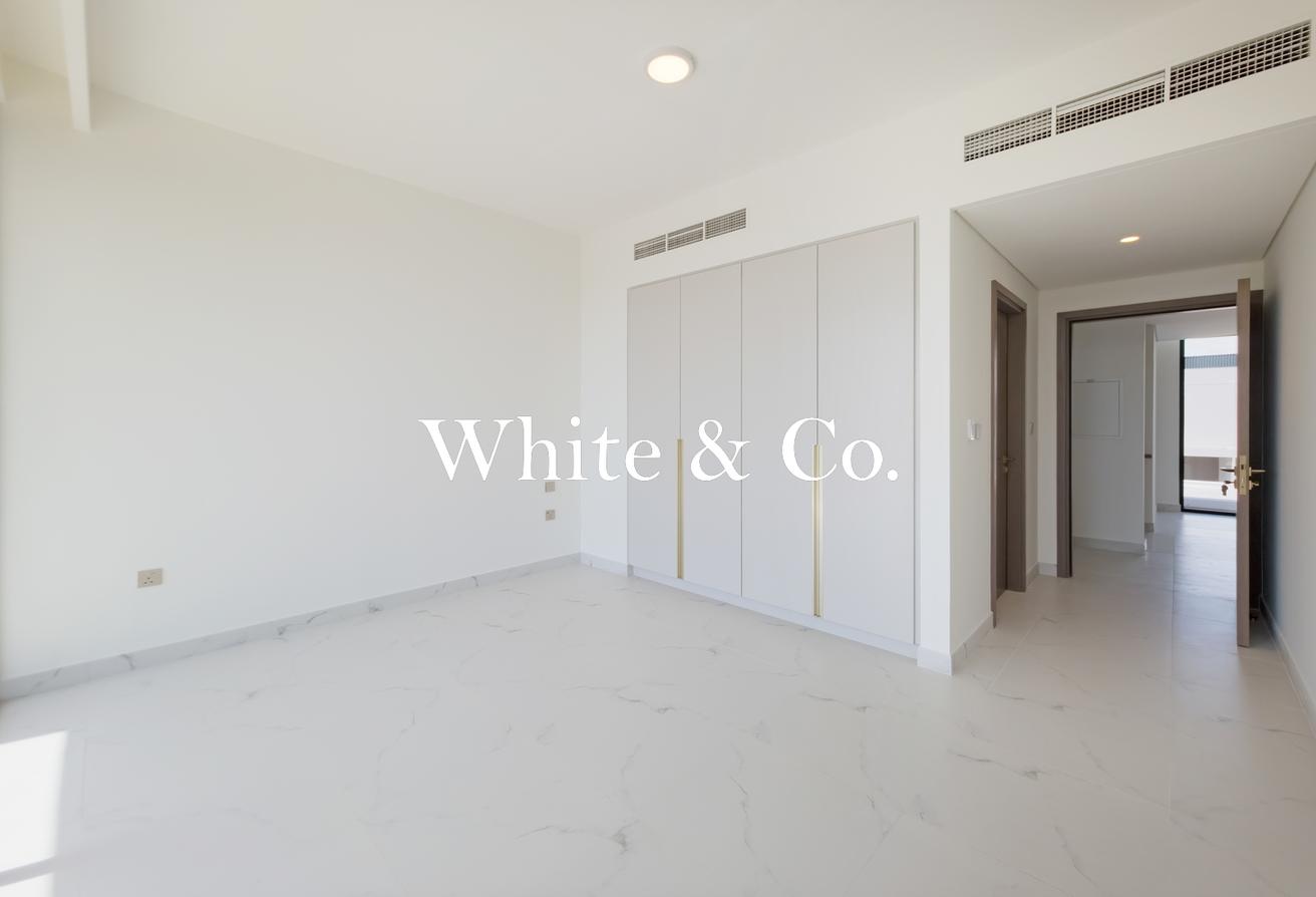 Available Now | 5 Bedrooms | Corner Unit photo 5