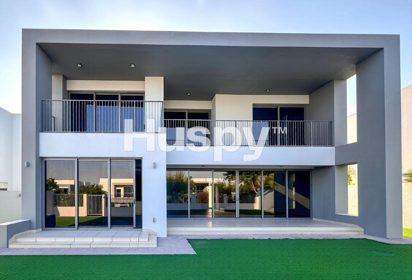 Vacant Now I Newly Landscaped I Close to Amenities photo 2