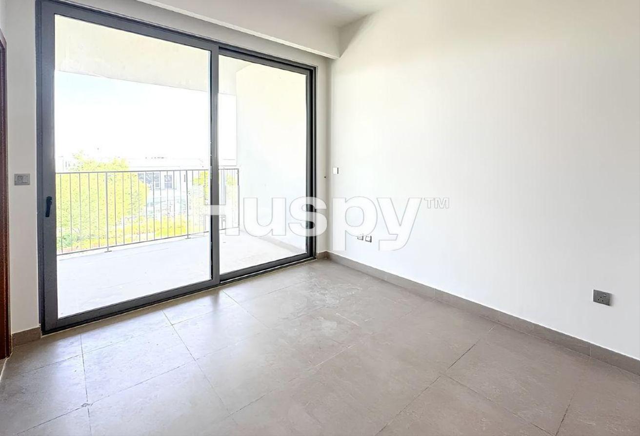 Vacant Now I Newly Landscaped I Close to Amenities photo 7