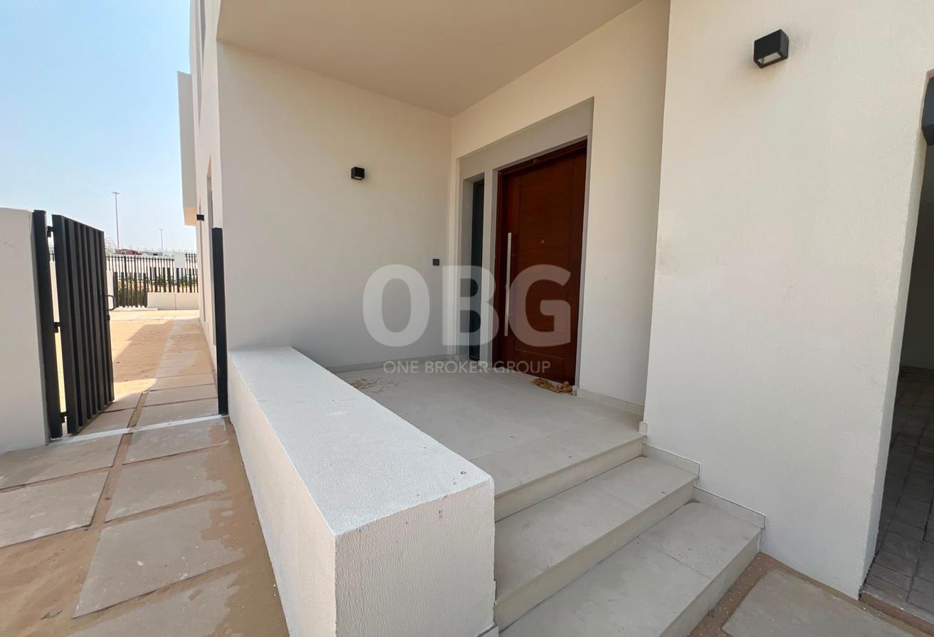 Single Row | Corner Unit | Easy Access To Entrance photo 21