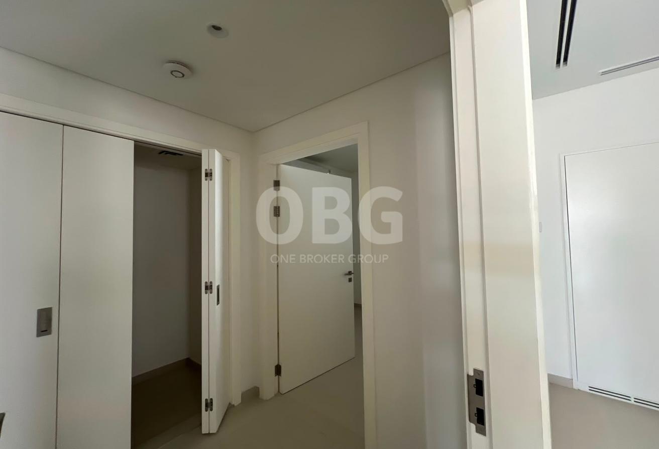 Single Row | Corner Unit | Easy Access To Entrance photo 19