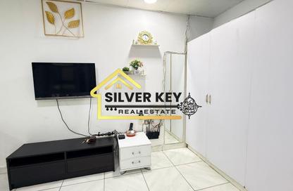 Apartment - Studio - 1 for rent in Al Qasba Downtown - Al Qasba - Sharjah