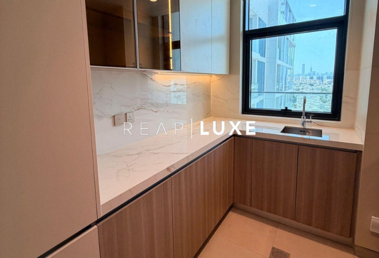 1BR | Premium Pool Unit | Marina Skyline View photo 10
