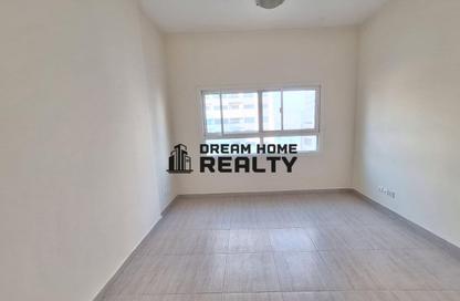 Apartment - 2 Bedrooms - 2 Bathrooms for rent in Al Khan - Sharjah